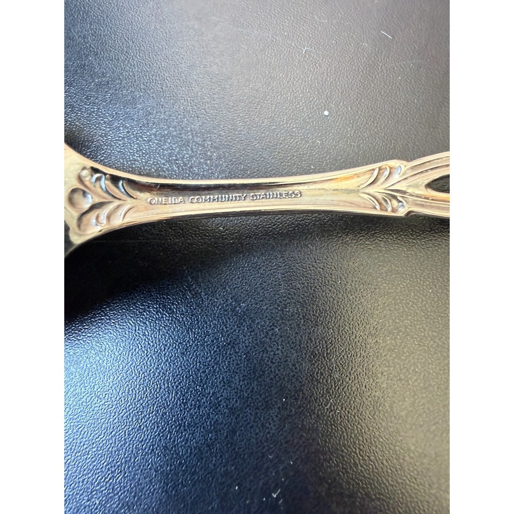 Lot of 2 Oneida Community Stainless Spoons Flatware - Picture 3 of 3